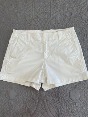 GAP White Downtown 4” shorts 10P